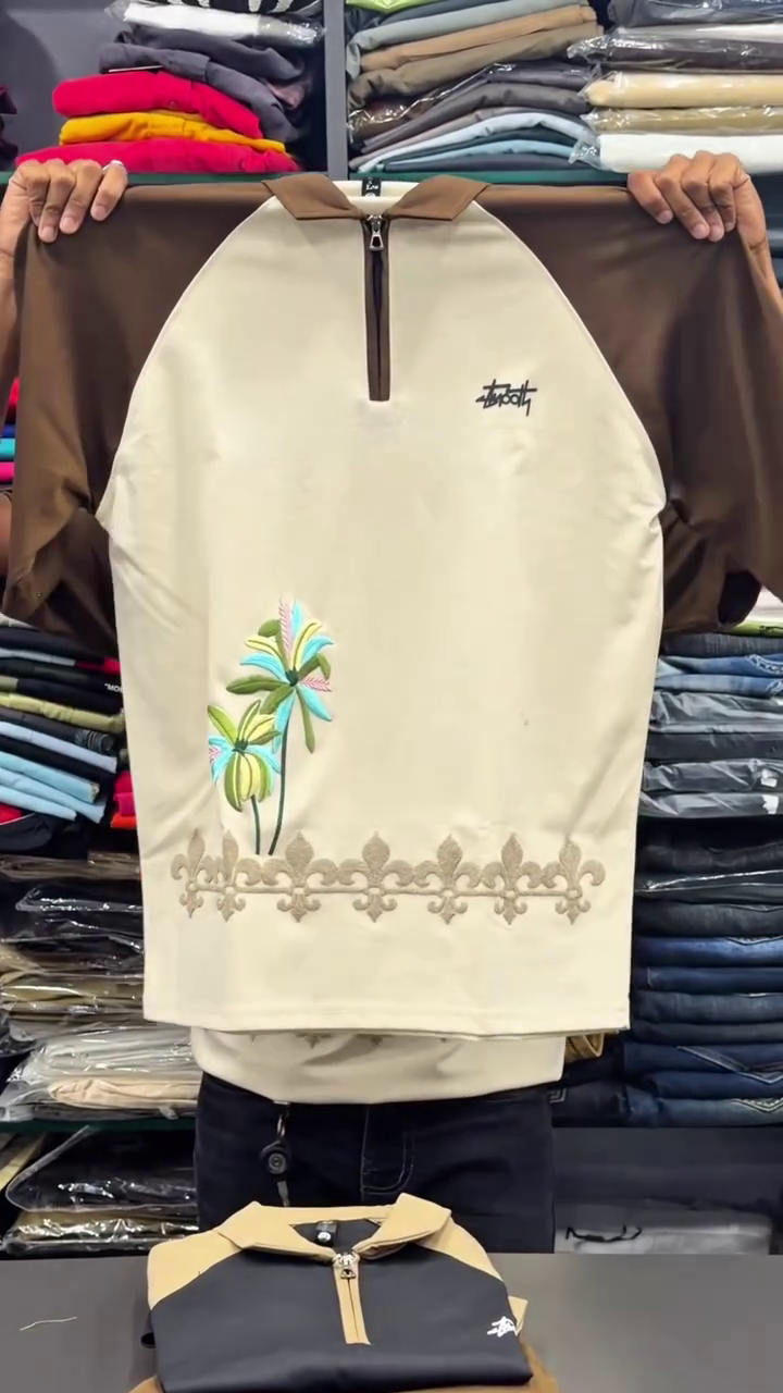 Refined Sport Luxe: Men’s Dark Green Polo T-Shirt with Raglan Sleeves, Quarter-Zip Collar, and Embroidered Detailing