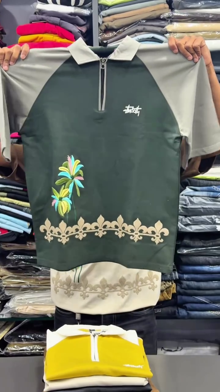 Refined Sport Luxe: Men’s Dark Green Polo T-Shirt with Raglan Sleeves, Quarter-Zip Collar, and Embroidered Detailing