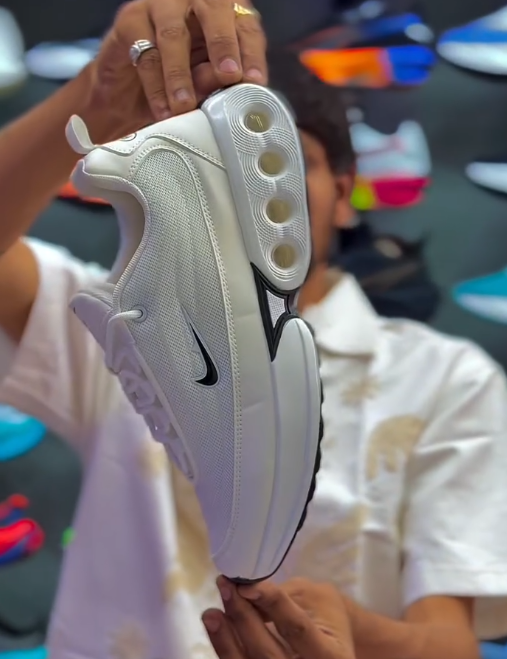 Iconic Comfort: White Nike Air Max DN Sneakers for Everyday Performance