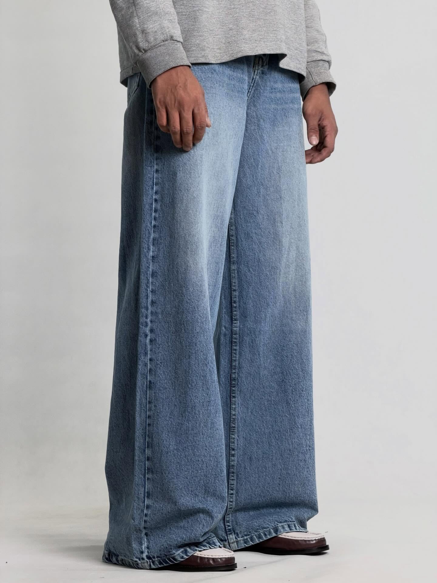 Street-Ready Comfort: Men’s Wide Leg Baggy Jeans for Effortless Style