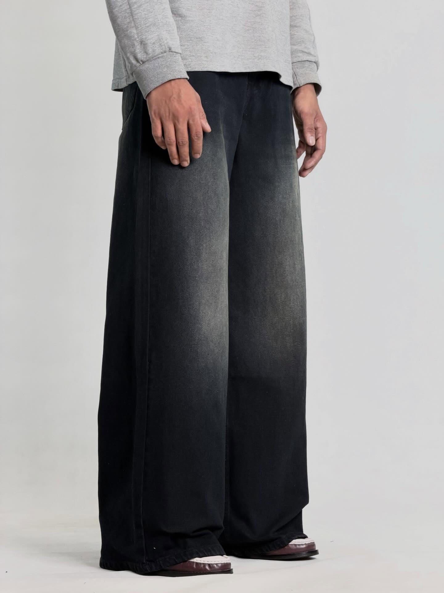 Street-Ready Comfort: Men’s Wide Leg Baggy Jeans for Effortless Style