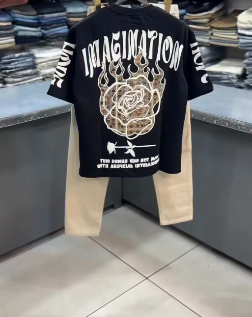 Minimal Edge Statement: White Crew Neck T-Shirt with SETMEN Graphic & Abstract Detailing