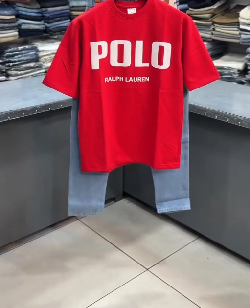 Minimal Edge Statement: White Crew Neck T-Shirt with SETMEN Graphic & Abstract Detailing