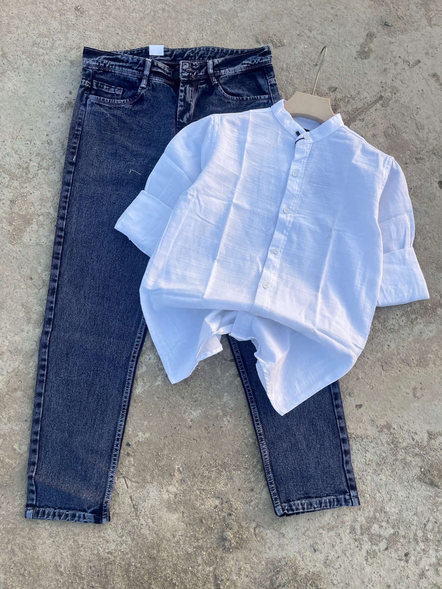 Effortless Smart Casual: Brown Mandarin Collar Shirt with White Jeans Set