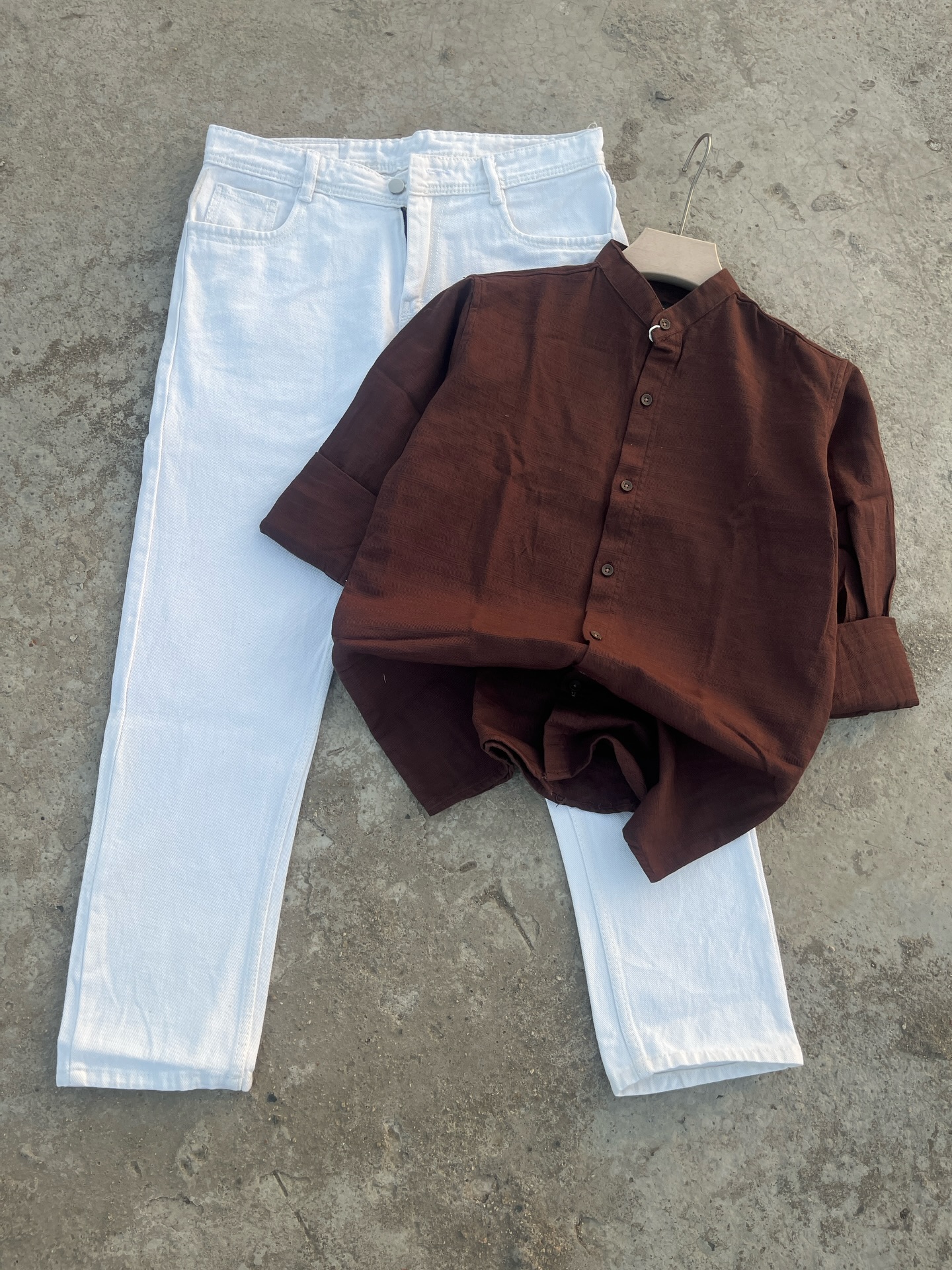 Effortless Smart Casual: Brown Mandarin Collar Shirt with White Jeans Set
