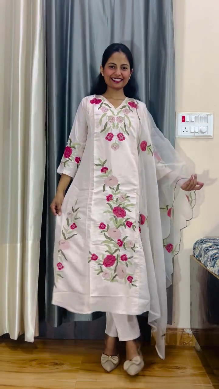 Soft Elegance Redefined: Light Pink Straight Kurta Set with Floral Embroidery & Pockets