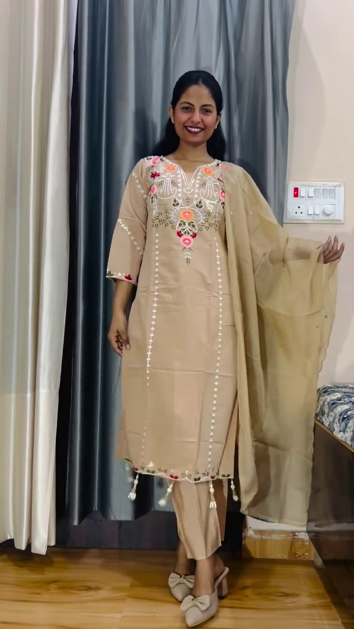 Soft Elegance Redefined: Light Pink Straight Kurta Set with Floral Embroidery & Pockets