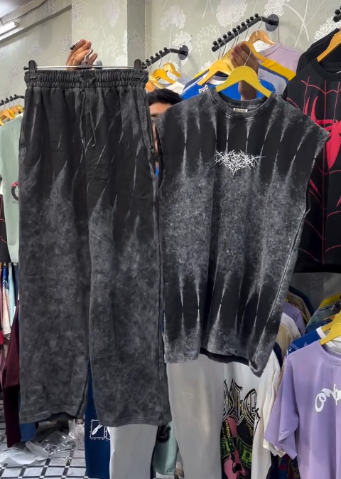 Urban Edge Combo Set – Sleeveless Tee & Wide-Leg Acid Wash Trousers @ Just ₹149/-