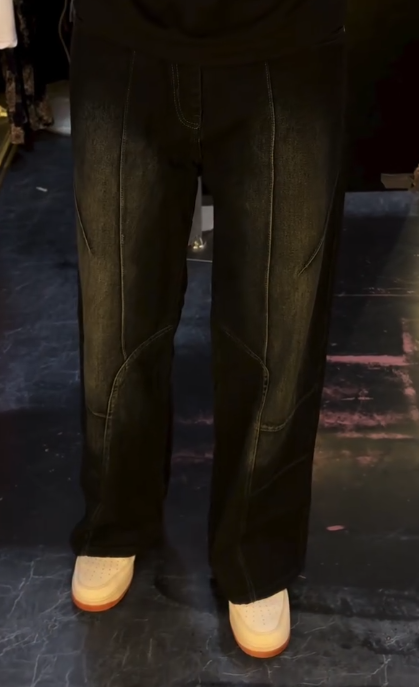 Vintage-Style Wide-Leg Denim Jeans – Retro Streetwear Fit at Just ₹99/-